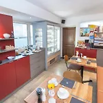 Wohnbar Otel